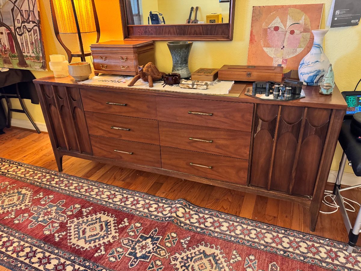 Kent Coffey Perspecta Mid Century Modern Walnut 9 Drawer Dresser