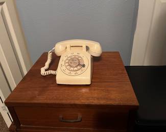Dial telephone 