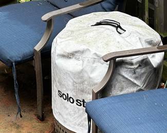 Solo Stove with cover and carrying case / only used 5 times