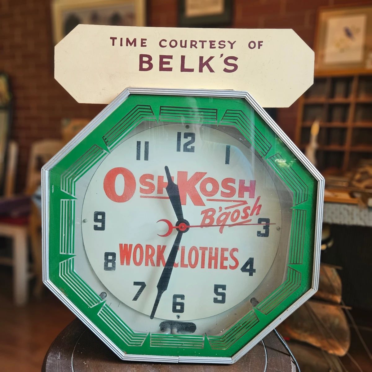 OshKosh B'gosh Neon Clock (keeps perfect time, won't light)