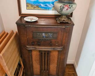 Antique RCA Victor Radio