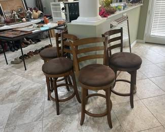 4 bar stools