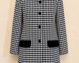 Racks, racks and closets full of vintage clothes ( Xs-S petite)