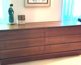 MCM dresser