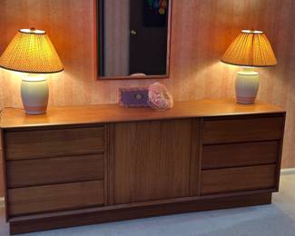 MCM dresser