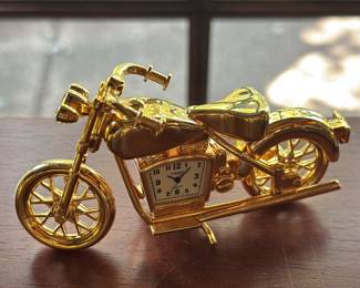 Collection of miniature clocks