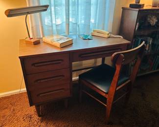 MCM Desk