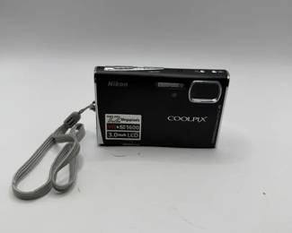 Nikon Coolpix S50 compact digital camera