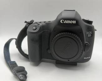 Canon EOS 5D Mark III digital SLR camera body