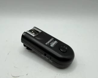 Yongnuo RF-603C II wireless flash trigger designed for Canon cameras