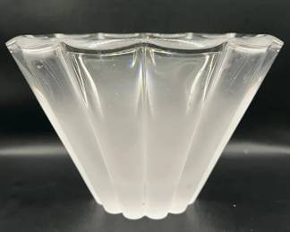 Frosted Crystal Vase with 12-Point Fleur Scalloped Rim