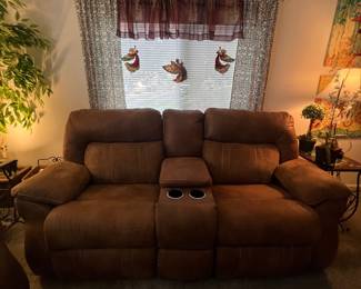 Electric reclining couch