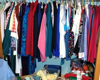 Wome's clothing "L ~ XL" . . . many colors & types of yarn