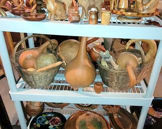many interestnig wood & gourd items (often home made)
