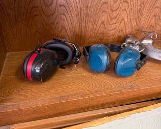 headphones 