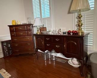 Thomasville cherry wood buffet