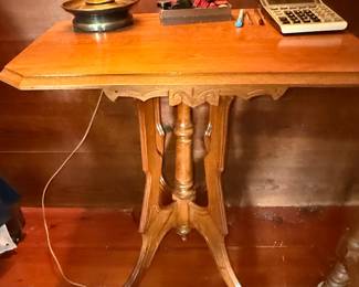 Victorian Style Pedestal Side Table