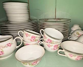 Z.S. & Co. Bavaria Porcelain Dinnerware Set - Pink Roses & Gold Trim