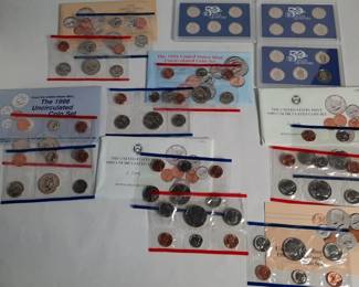 Lot # : 362h - Vintage US currency uncirculated coin sets