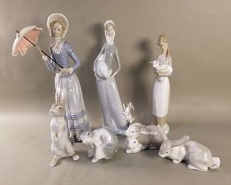 Lot # : 321 - Group of porcelain figurines some asis