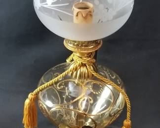 060 Lot 649 Signed Mello and Figli Murano gold leaf lamp