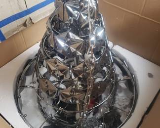 047 Lot 459 Moes home collection Swan pendant lamp chandelier