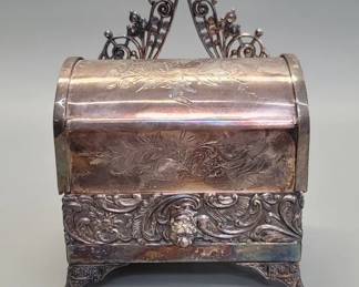 Lot # : 327 - Meriden Victorian quadruple silver plate mechanical trinket box