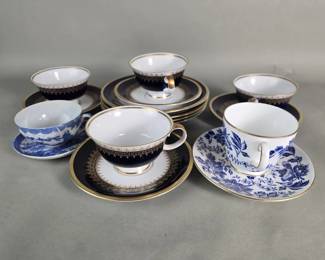 Lot # : 390 - Group of teacups and saucers