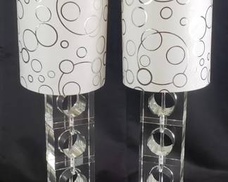 Lot # : 168 - Pair of modern acrylic and chrome table lamps