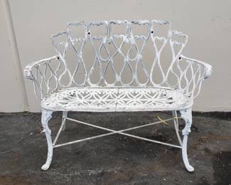 Lot # : 172 - Aluminum patio bench