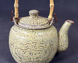 Lot # : 312h - Vintage ceramic tea pot