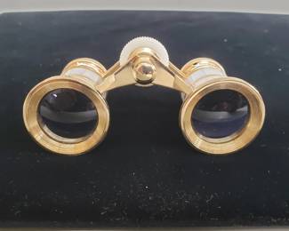 Lot # : 354 - Vintage Mayflower gold tone and mother of pearl opera glasses