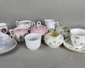 Lot # : 391 - Vintage tooth cups and saucers