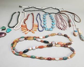 Lot # : 402 - Group of vintage gemstone necklaces, pendants