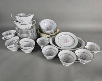 Lot # : 310 - Group of Noritake porcelain dinnerware