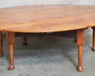 120 Lot 151 Vintage pine drop leaf coffee table