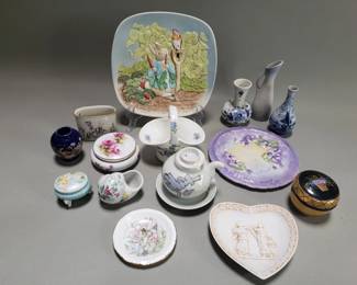 Lot # : 341 - Porcelain trinket boxes, Delft vases & plates, basket, teapot, etc