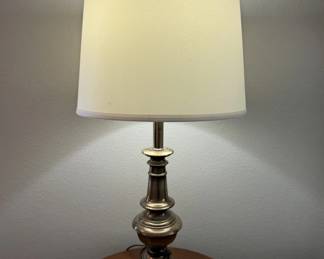 118 Lot 105h Vintage midcentury 3 way brass lamp with shade