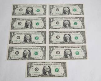 Lot # : 367h - 1974 $1 uncirculated, sequential serial #'s