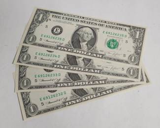 Lot # : 366h - 1974 $1 uncirculated, sequential serial #'s