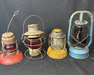 Lot # : 420h - Lot of vintage kerosene lantern