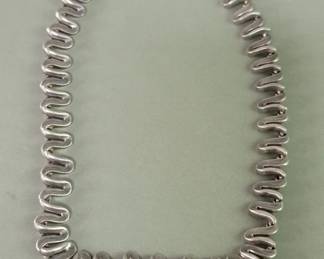049 Lot 542 Circa 1940s Mexican sterling silver necklace