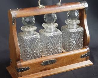 Lot # : 164 - Vintage oak and metal tantalus