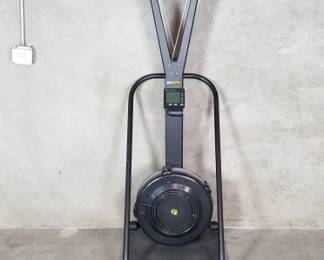 Lot # : 646 - Concept 2 wall mounted Skierg with PM5