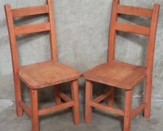 Lot # : 389 - Pair of vintage wood child's side chairs
