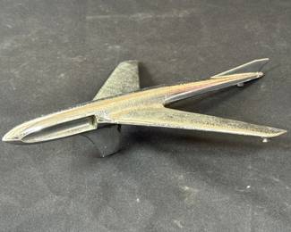 066 Lot 418h Vintage 1950s Mercury jet plane hood ornament
