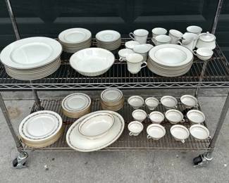 Lot # : 337h - Large lot of ceramic dishes