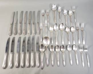006 Lot 409 Oneida sterling flatware