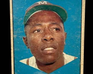 086 Lot 460h 1961 Topps Hank Aaron baseball card
