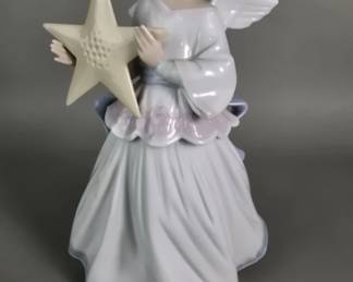 Lot # : 6 - Vintage Lladró "Angel of The Stars" tree topper